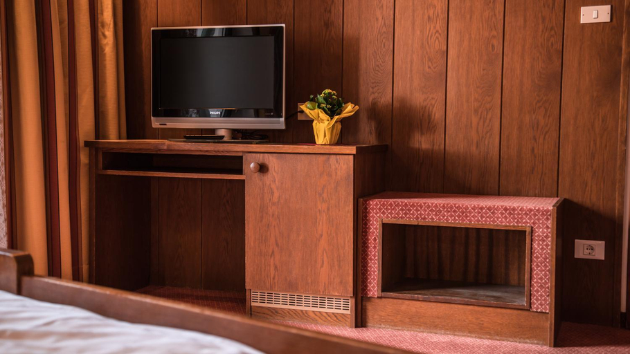 Bedroom, Hotel Traubenwirt, Bolzano