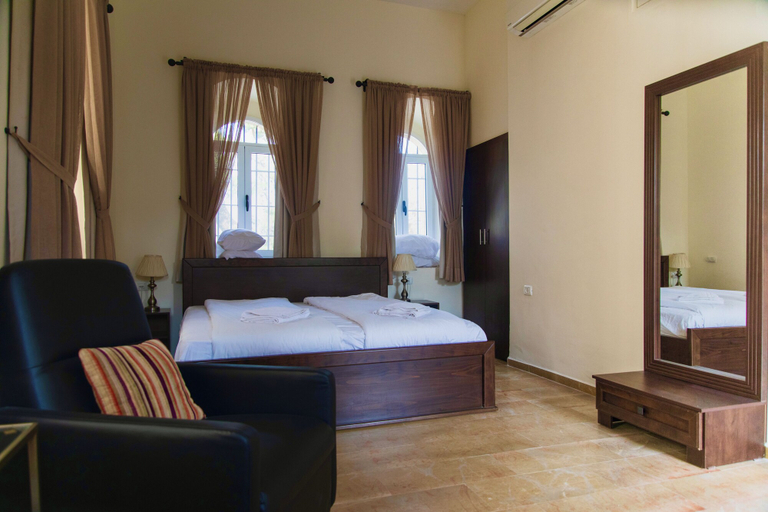 Room 2, Christ Church Guest House