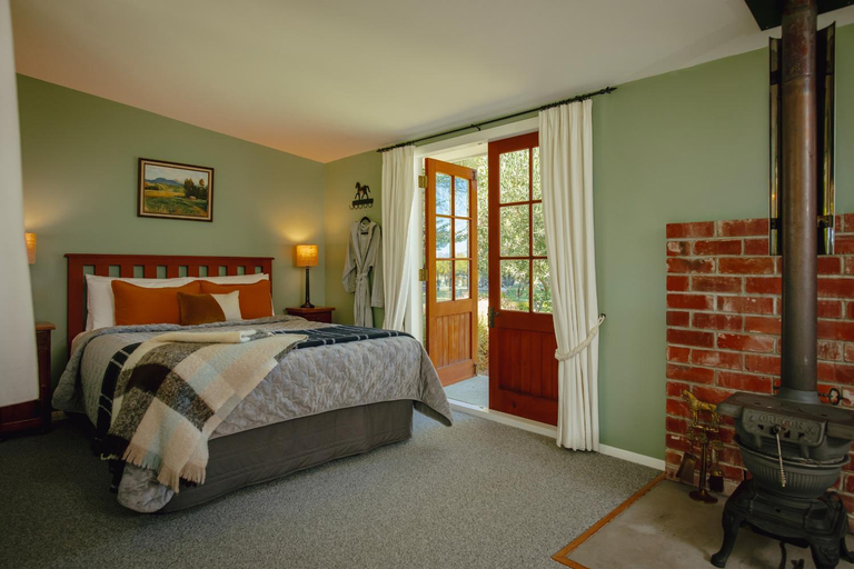 Bedroom 3, St Leonards Vineyard Cottages, Marlborough