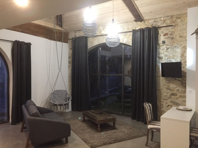 Room 3, Domaine Chamarel, Gard