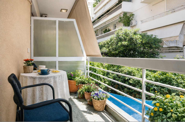 Room 2, Seaside Escape With Balcony in Paleo Faliro, Attica