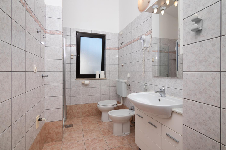 Bathroom 3, Villa Paradiso, Punat