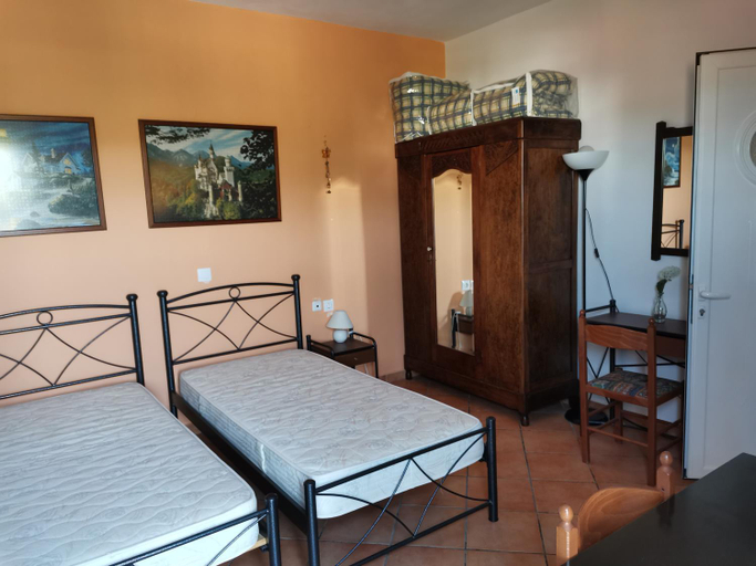 Bedroom 2, Mylos Garden, Attica