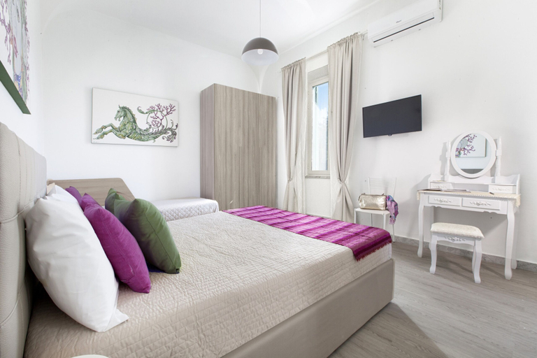 Bedroom, Estate4home- Villa Lina, Napoli