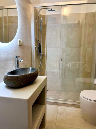 Bathroom, Li Junchi, Olbia-Tempio