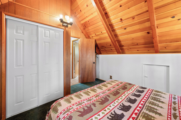 Room 4, Peregrine Chalet, San Bernardino