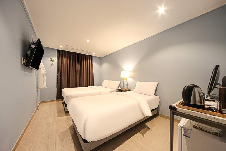 Bedroom 2, Busan Station Hotel 26, Dong