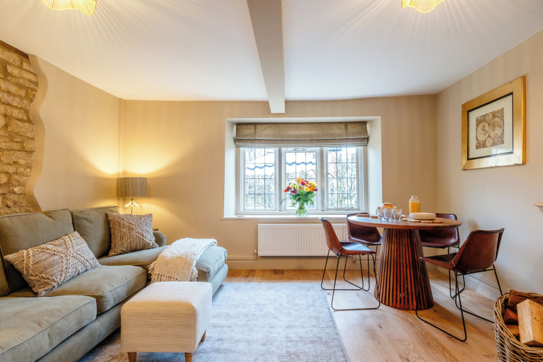 Living area 2, Beechwood Cottage Banham Cottages, Gloucestershire