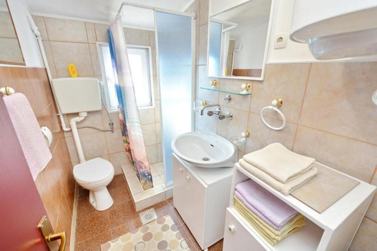 Bathroom 3, Apartment Velimir, Vir