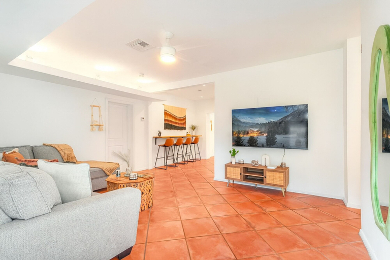 Room 4, Playa Del Fox Pool Luxury Villa, Broward