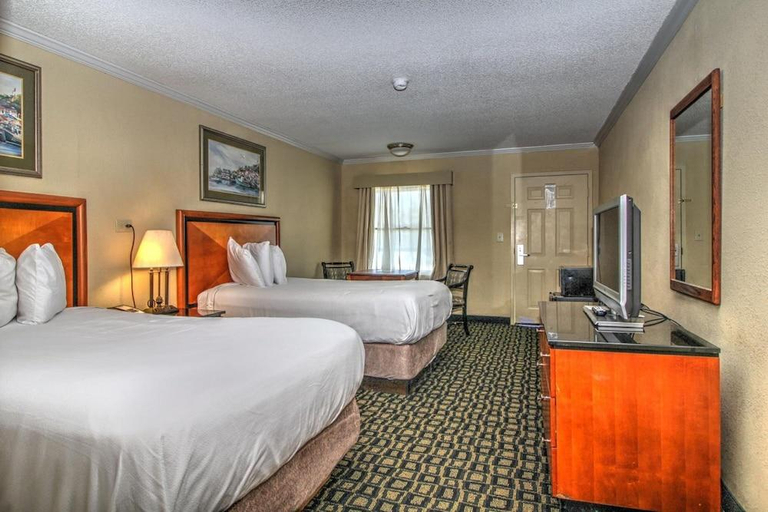 Bedroom 3, Live In Lodge Gainesville, Hall