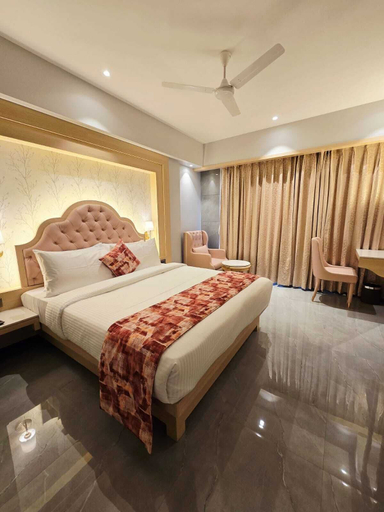 Room 3, HOTEL MUMBAI HOUSE DIGHA AIROLI, Thane