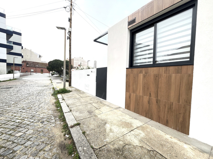 Exterior detail 4, Espinho Beach House by Trip2Portugal, Espinho