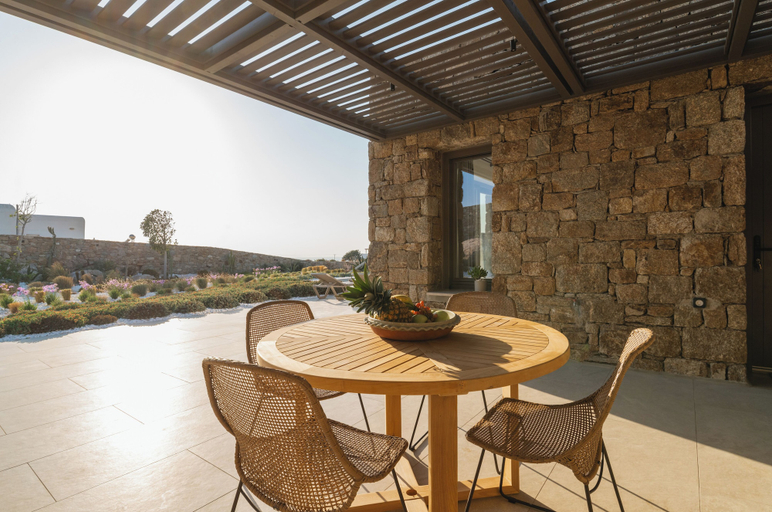 Terrace/patio 4, Omvrodektis Village, South Aegean