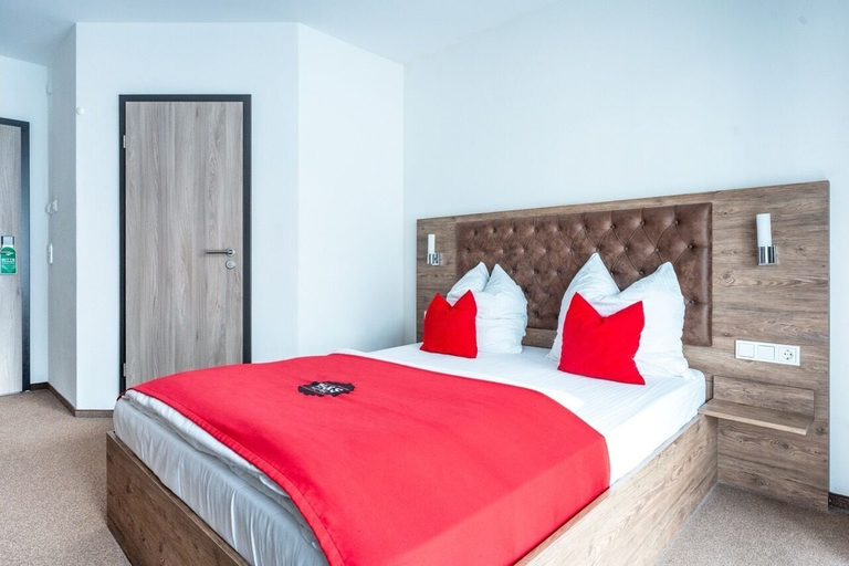 Bedroom 3, B&S Hotel, Neu-Ulm