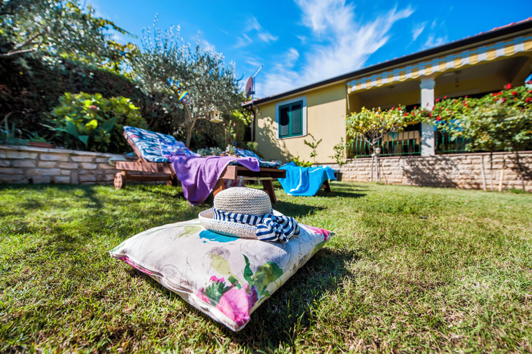 Property grounds 5, Room and Apartments Villa Dea, Rovinj