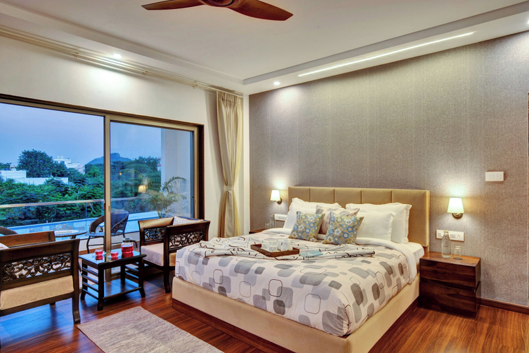 Room 4, ELIVAAS Horizon Luxe 5BHK Villa, Udaipur