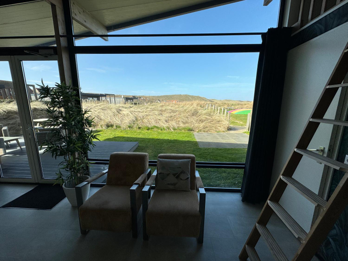Others 5, Beach Lodge, Zijpe