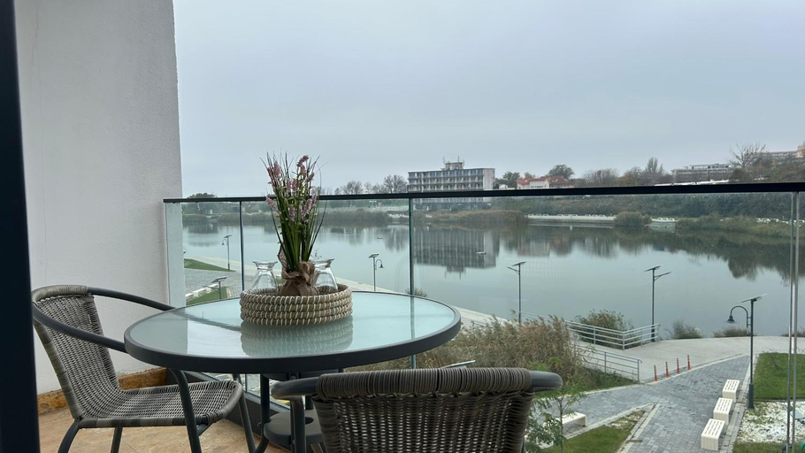 4, Vila Thassos, Tuzla