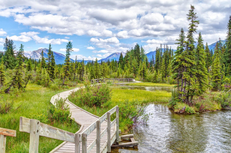 Others 3, Mountain Dreams Penthouse Hot Tub & Panoramic Views New in Spring Creek, Division No. 15