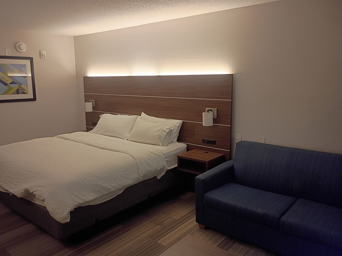Bedroom 5, Holiday Inn Express PRINCETON by IHG, Gibson