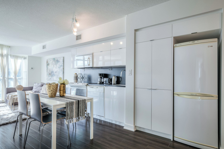 Private kitchen 4, The Aurora Stay, Toronto