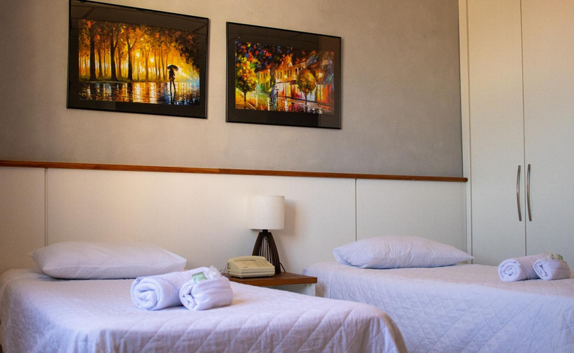 Bedroom 2, Maktub Hotel Itu, Itu