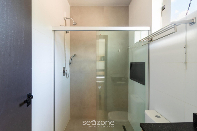 Bathroom 4, Functional and Well-located Studios in Blumenau - OLA, Blumenau