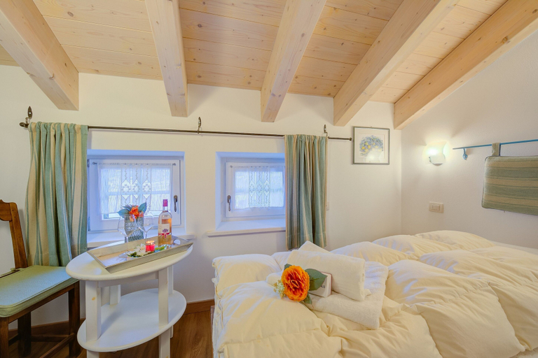 Room 5, Chalet Charmant, Sondrio