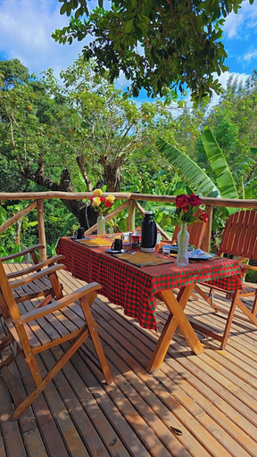 Outdoor dining 2, daimaescape, Meru