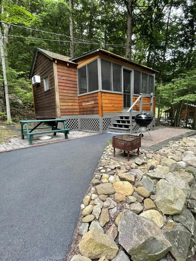 Exterior & Views, Northern Acres, Warren