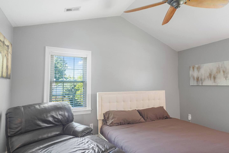 Room 5, Charlotte Mac in Charlotte, Mecklenburg