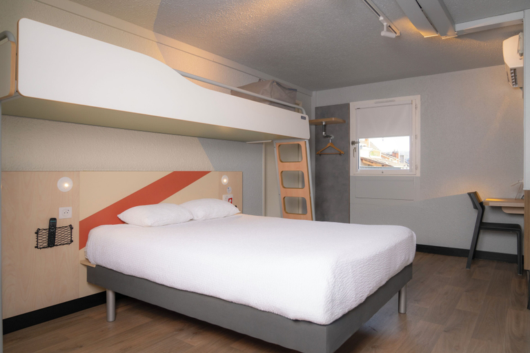 Bedroom 3, ibis budget Perigueux, Dordogne