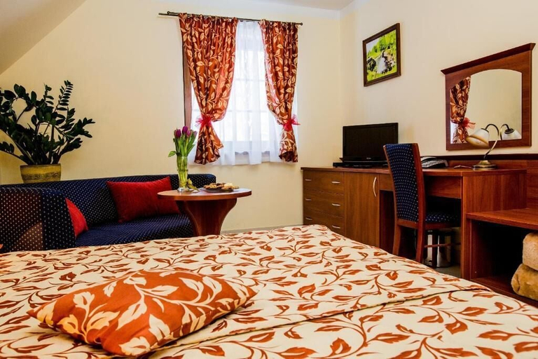 Bedroom 3, Hotel Concordia, Jelenia Góra