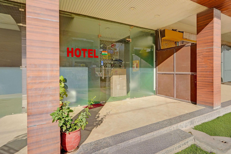 Entrance 4, Townhouse Old Kalka Ambala Road, Sahibzada Ajit Singh Nagar