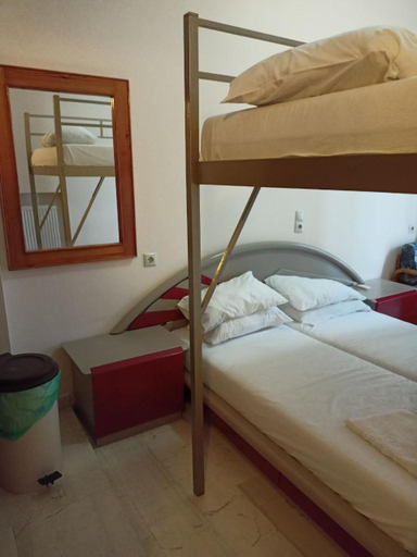 Others 5, Constantinos Budget Beds, Crete