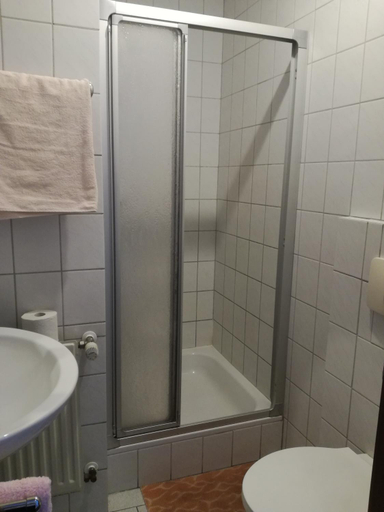 Bathroom 4, Zeesener Gasthof, Dahme-Spreewald