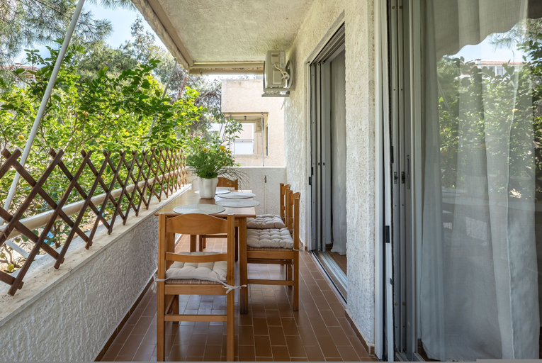 Room 4, Saronida Coastal Escape 2BR Apartment, Attica