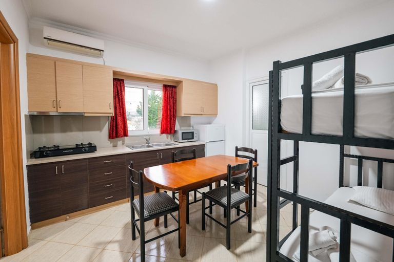 Room 2, Vila Myrtaj, Sarandës