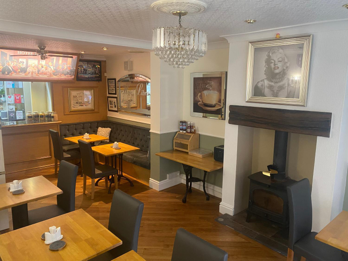 Food & Drinks 4, The Libra - Adults Only B&B with carpark, Blackpool