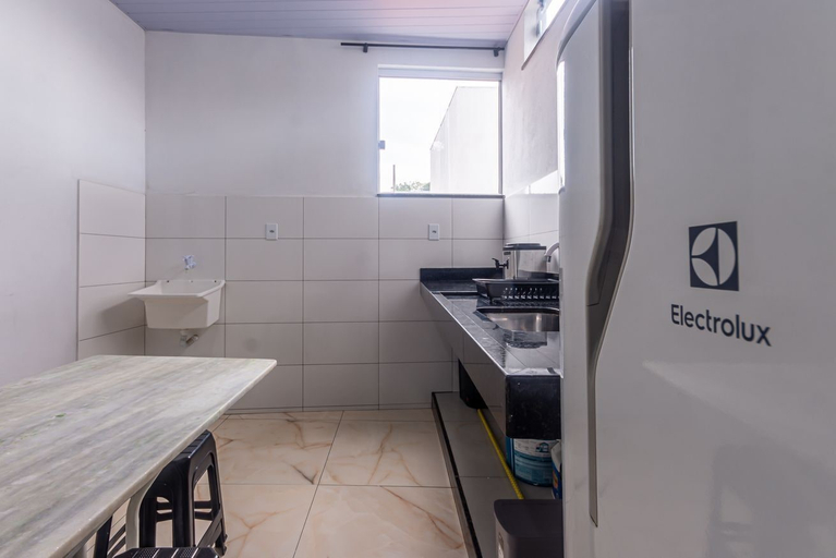 Room 3, Apartamento Para 6 h Spedes com Wi-fi e Garagem, Pará de Minas