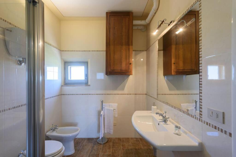 Bathroom 4, Sant'Ilaria - private 2 bdrs pool villa, Siena