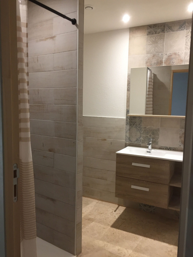 Bathroom 4, Domaine Chamarel, Gard