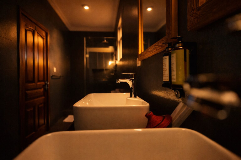 Bathroom 5, Amata n'Ubuki Boutique Hotel, Gasabo