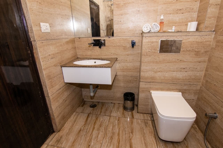 Bathroom 3, Hotel Vinayak, Hardwar
