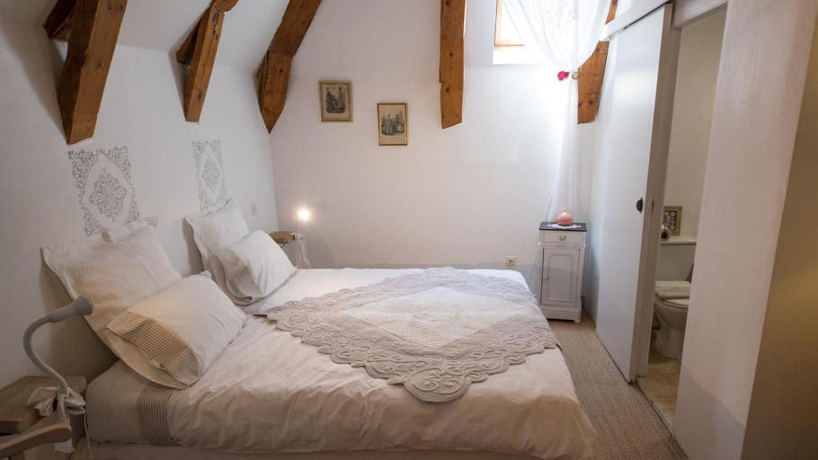 Bedroom 2, Ferme des Prades, Cantal