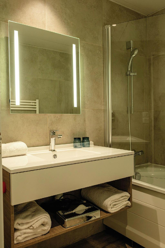 Bathroom 5, Big Sky Hotel, Haute-Savoie