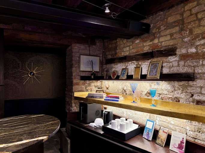 Food & Drinks 5, AVOGARIA 5 rooms, Venezia