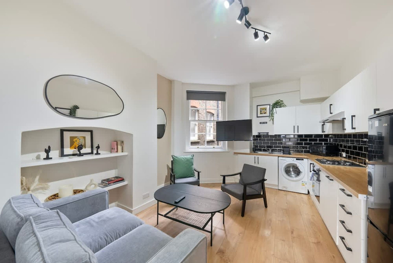 Room 4, Modern Elegance in Paddington, London