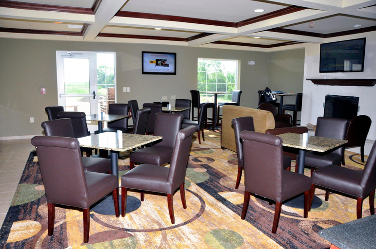 Food & Drinks 5, Cobblestone Inn - Holyoke, Phillips